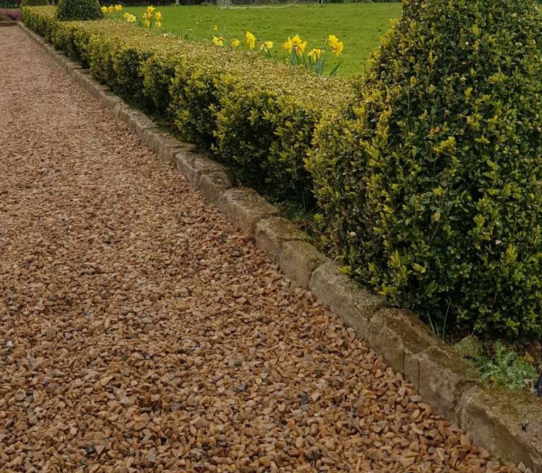 Kerbing cobbles